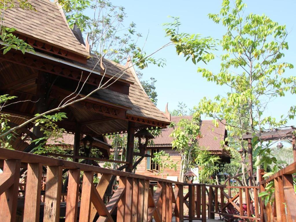 Burilamplai Resort Thung Yai Exterior photo