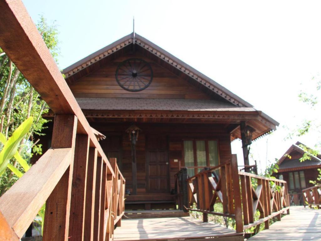 Burilamplai Resort Thung Yai Exterior photo