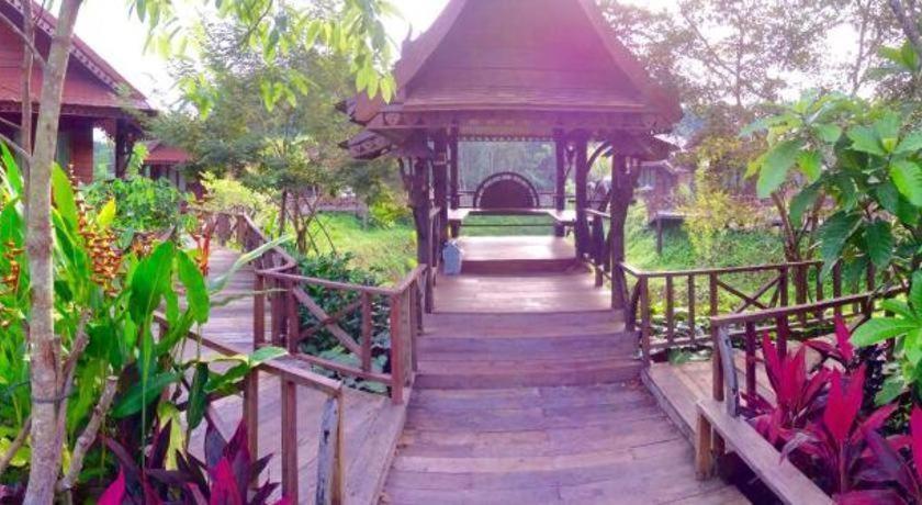 Burilamplai Resort Thung Yai Exterior photo