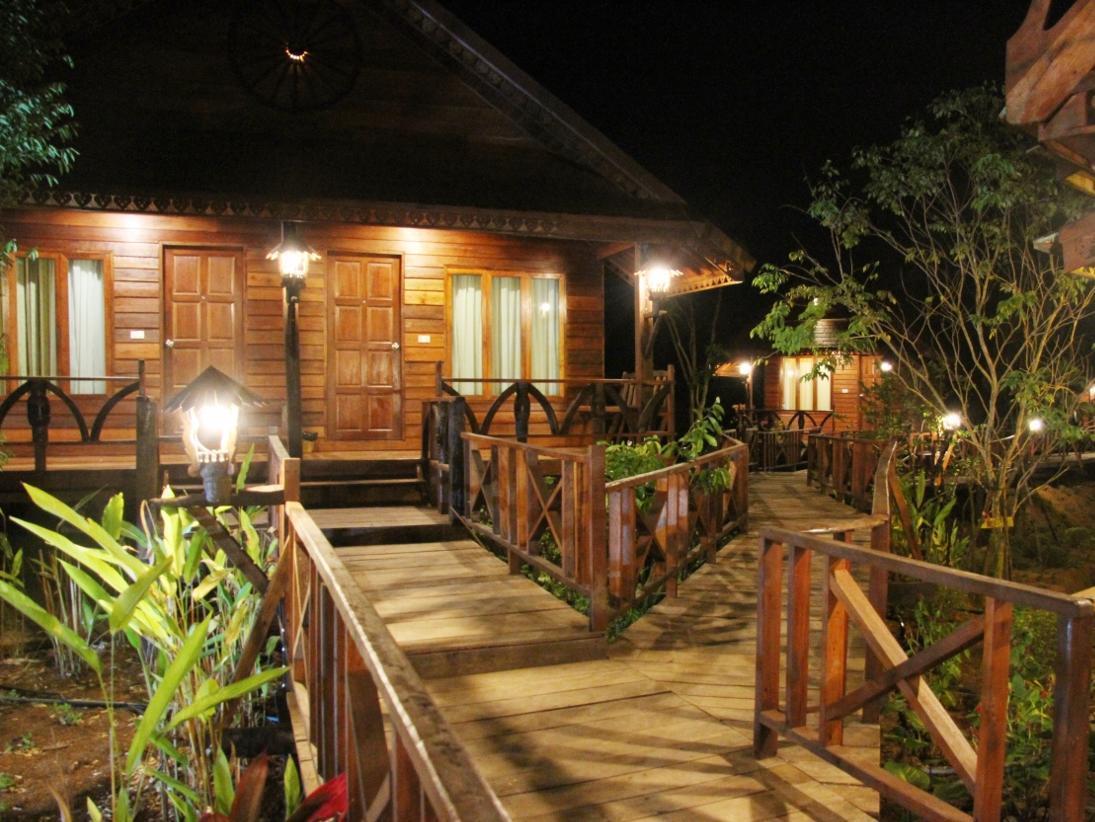 Burilamplai Resort Thung Yai Exterior photo