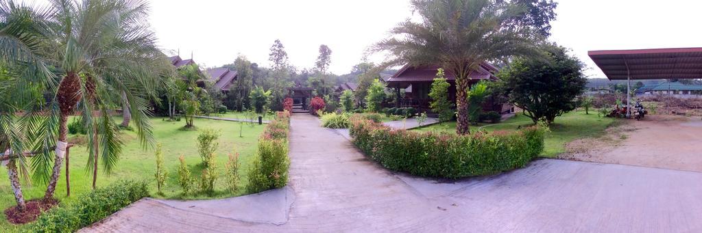 Burilamplai Resort Thung Yai Exterior photo